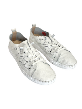 Yokono white leather sneakers, NWOT